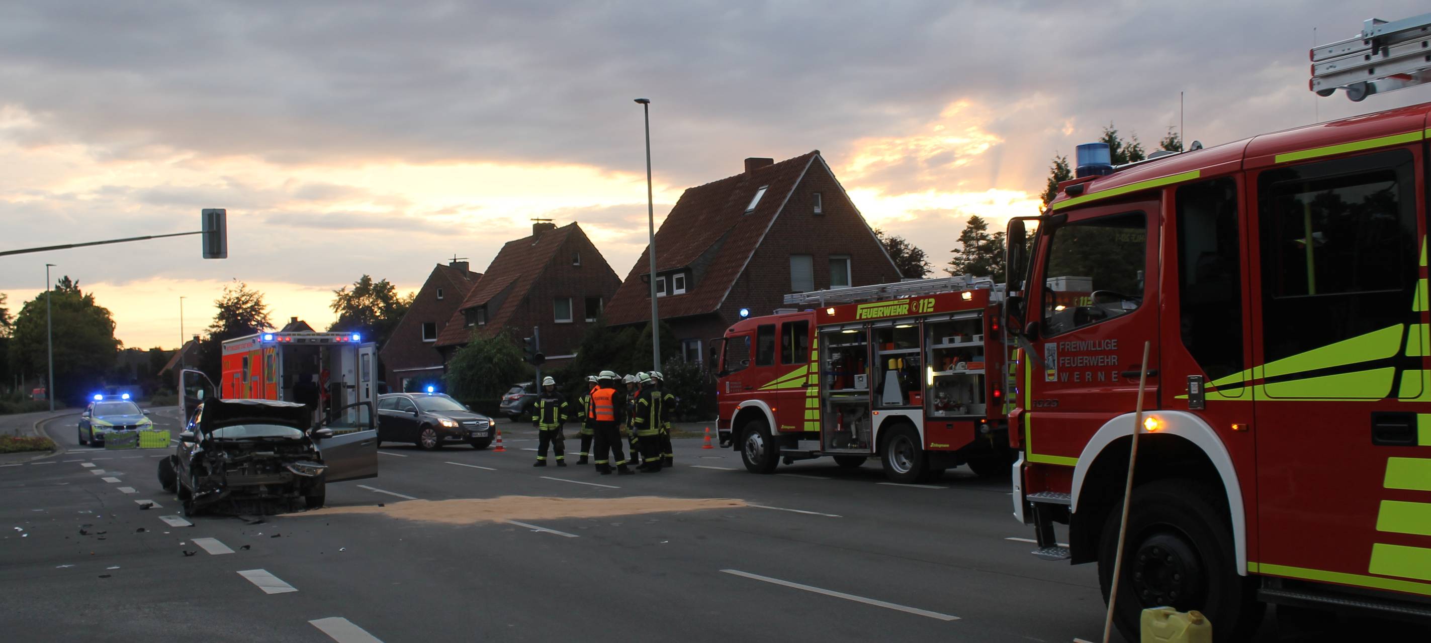 Frau aus Auto befreit