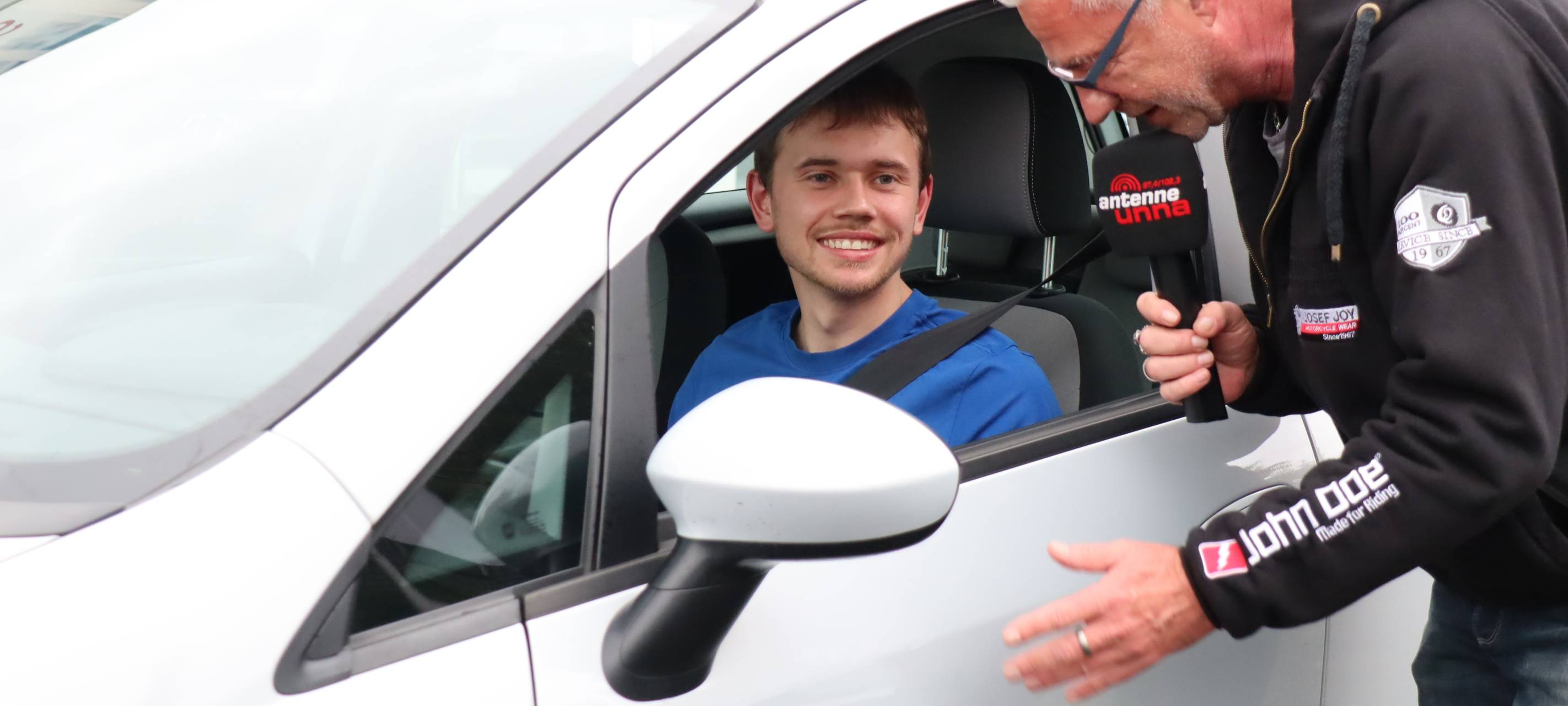 Autowaschen mit Antenne Unna