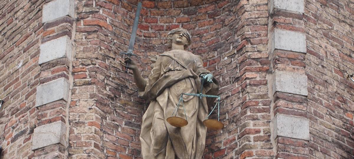 Prozess nach Gullydeckel-Angriff auf Zug