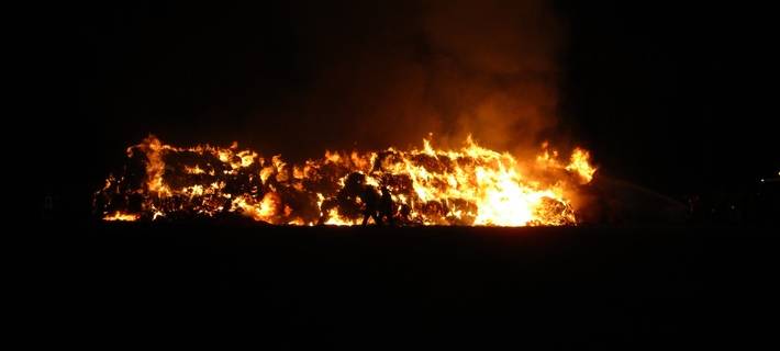 300 Strohballen abgebrannt