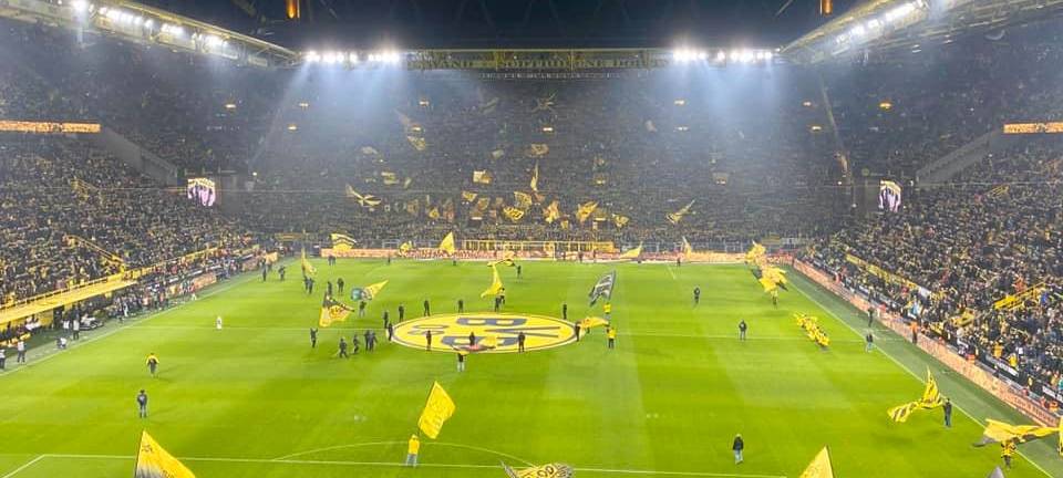 BVB mit 67.000 Zuschauern - Bus und Bahn für Anreise aufgestockt