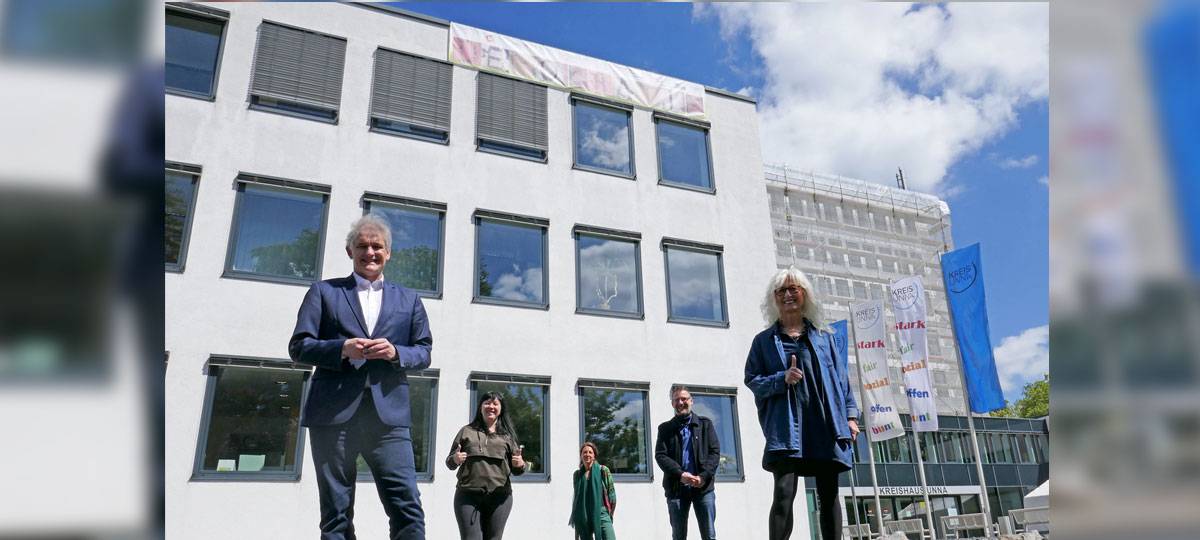 Schwerte: Banner wirbt für Demokratie