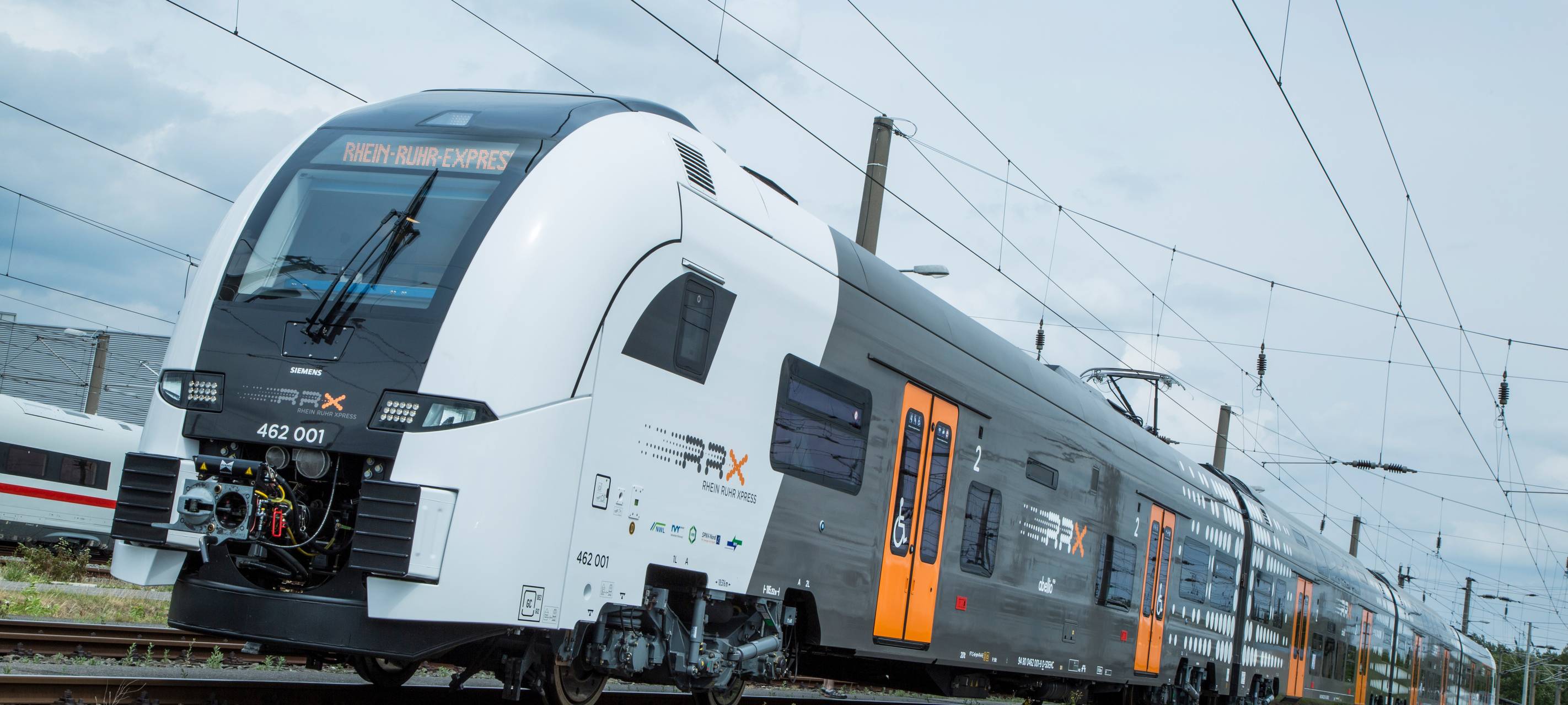 Ein neuer Zug des Rhein-Ruhr-Express (RRX).