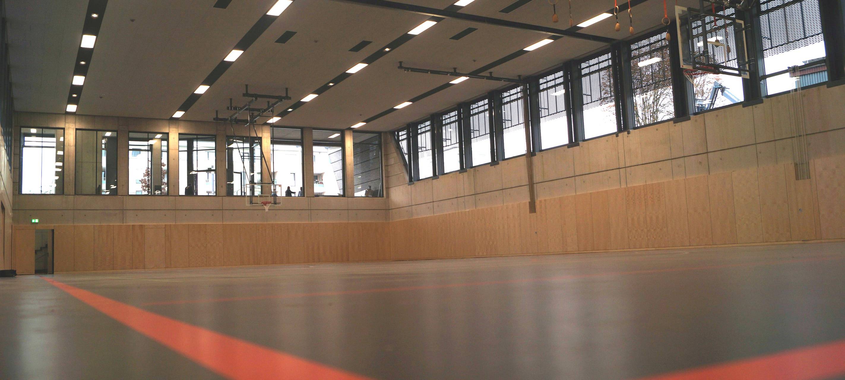 Sportler in Selm können ab heute die neue Zweifachturnhalle am Campus Selm nutzen. Gut zwei Jahre haben die Bauarbeiten gedauert, ab heute steht die Halle den Schulen und Vereinen zur Verfügung.