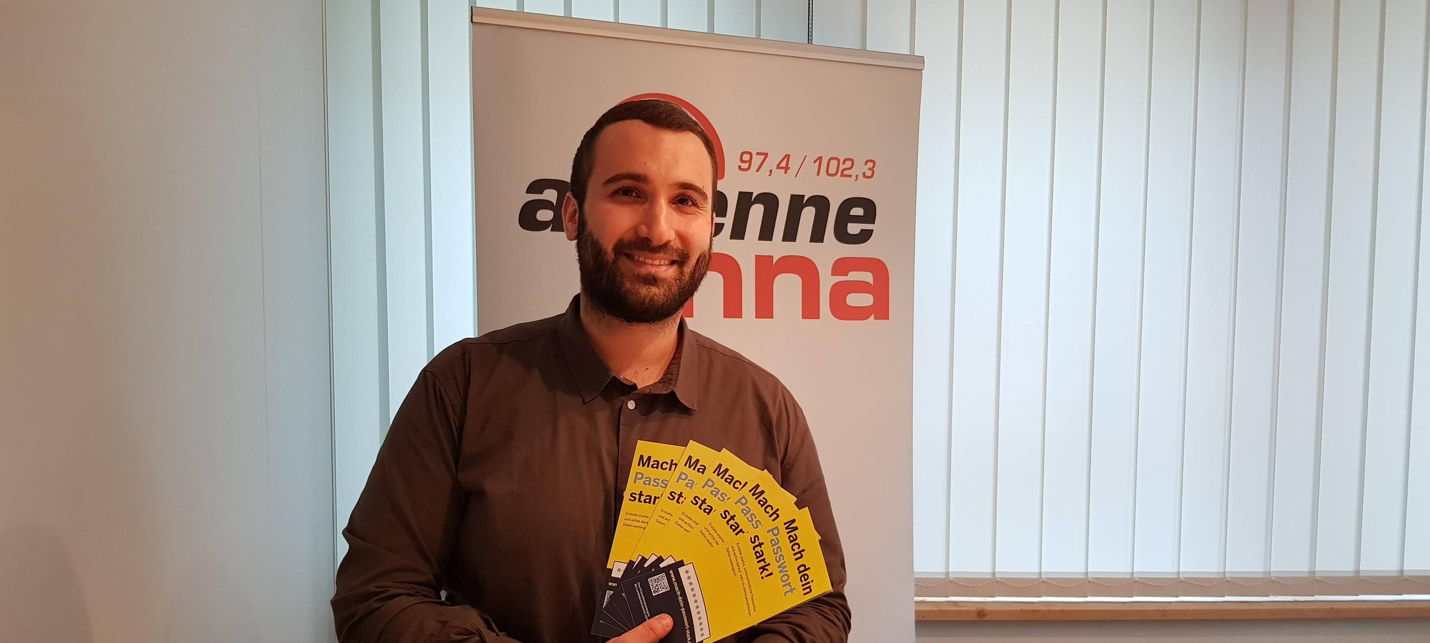 KOK Taner Cegit bei einem Besuch in unserem Studio.