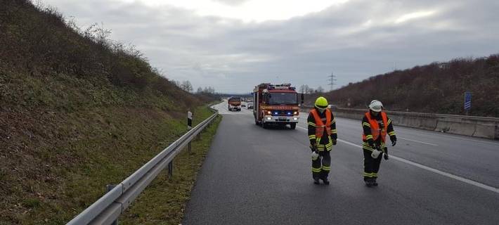 Öleinsatz der Kamener Feuerwehr auf der A1