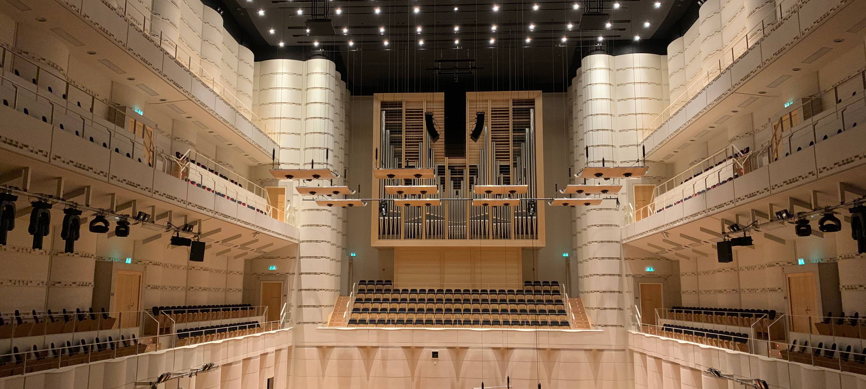 Zurzeit ist noch Lockdown. Alessa Mischel aus dem Antenne Unna-Team hat die Möglichkeit genutzt, durch das leere Konzerthaus in Dortmund zu laufen.