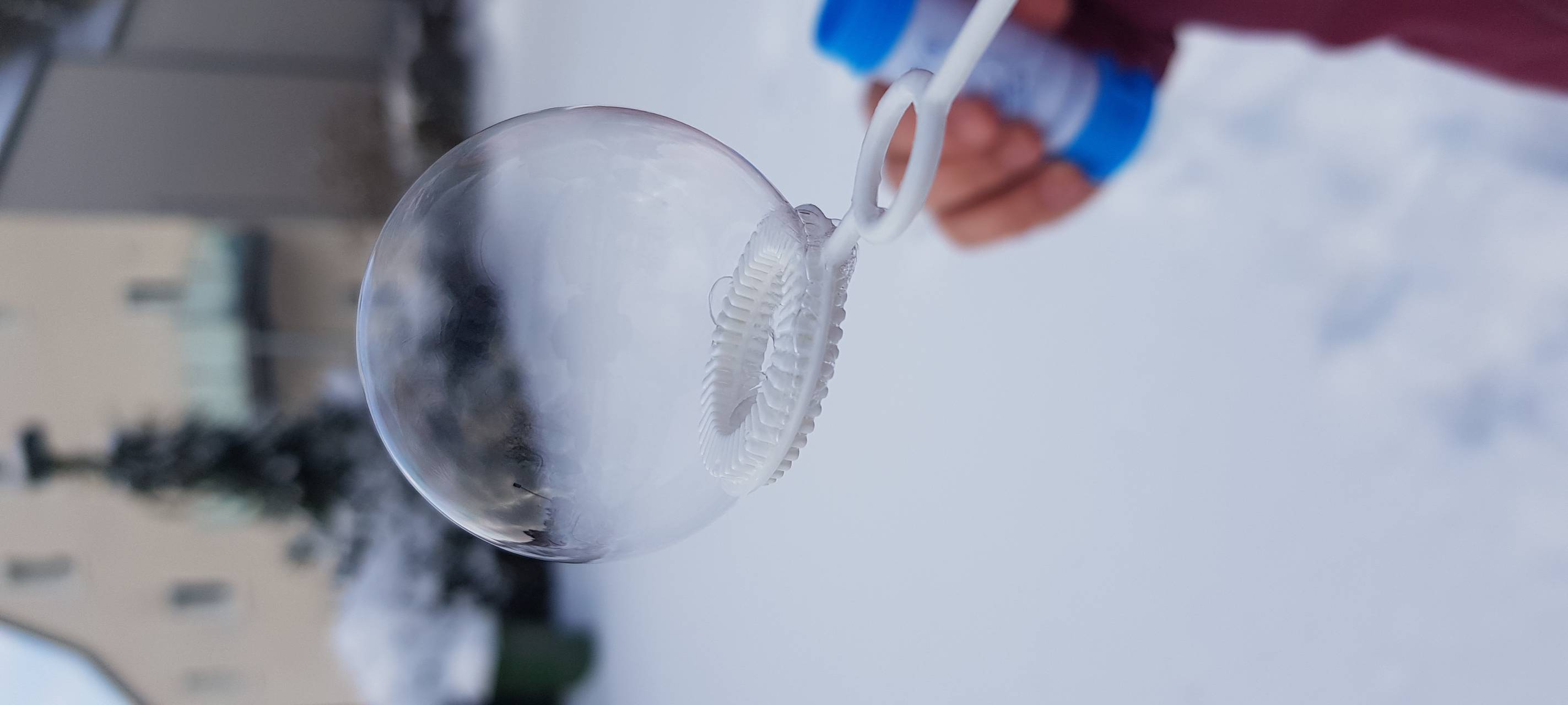 Bis zu Minus 15 Grad ist schon eiskalt. Aber auch perfekt um ein paar Experimente zu machen. Wir bei Antenne Unna haben uns was einfallen lassen.