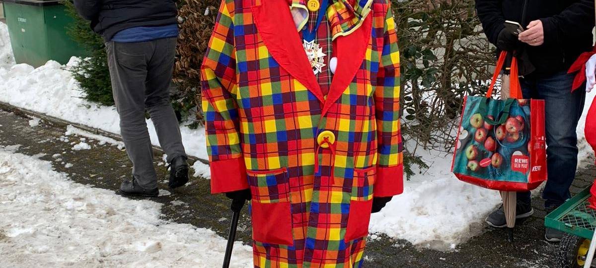 Unna: Karnevalsumzug ums Krankenhaus