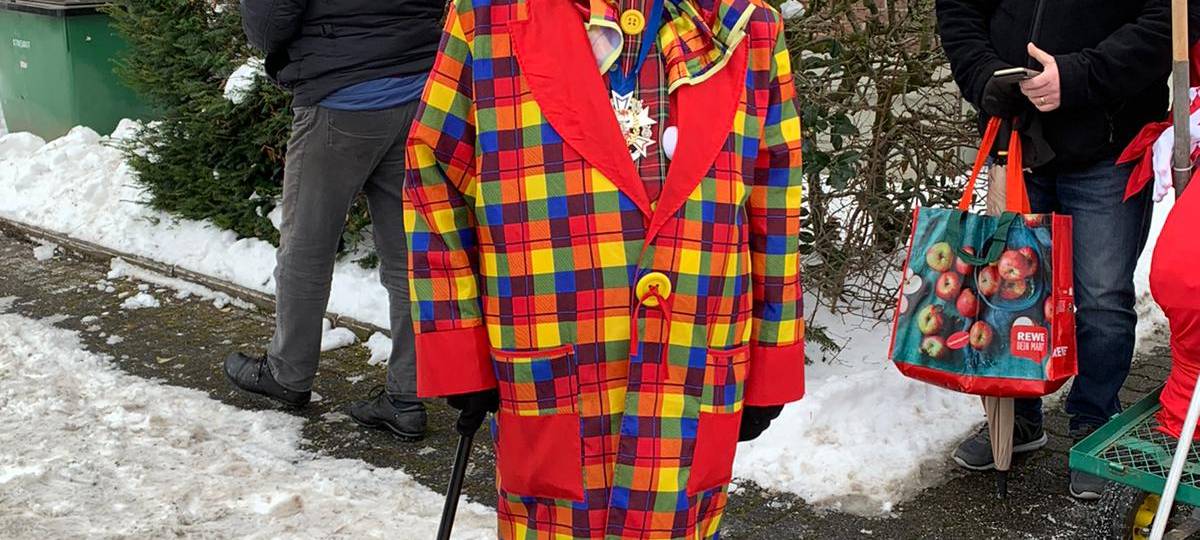 Unna: Karnevalsumzug ums Krankenhaus