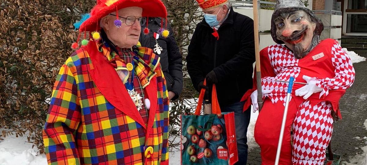 Unna: Karnevalsumzug ums Krankenhaus