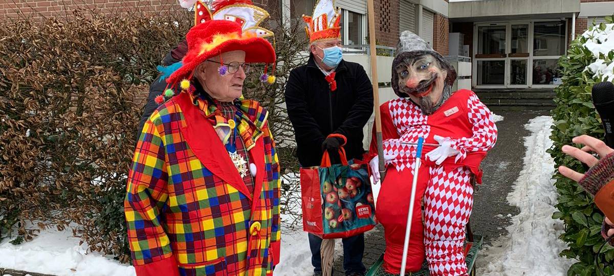 Unna: Karnevalsumzug ums Krankenhaus