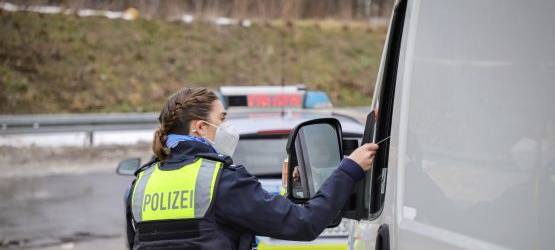 Bönen: Polizei kontrolliert Lieferverkehr