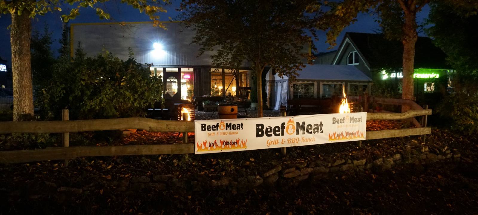 Thorsten Harendt aus Kamen hat seine „Beef & Meat BBQ Ranch“ in Werl im Oktober eröffnet. Emma Möllenbrock aus dem Antenne Unna-Team hat mit ihm über seine Eröffnung gesprochen.
