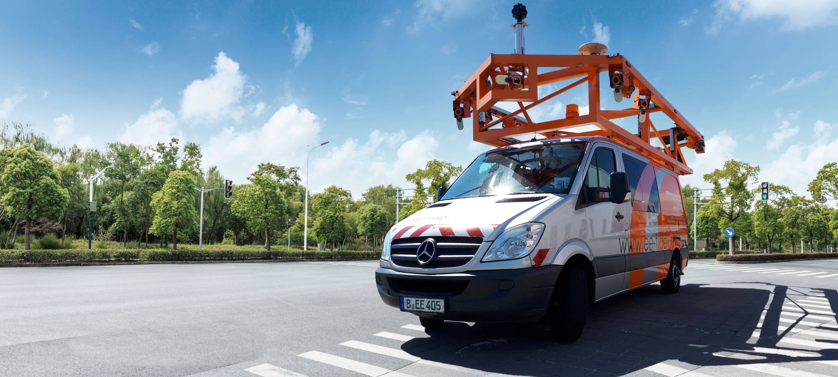Ein auffälliges Fahrzeug mit Kameras ist die nächsten Wochen in Bergkamen unterwegs. Im Auftrag der Stadt vermisst und filmt es die Bergkamener Straßen.