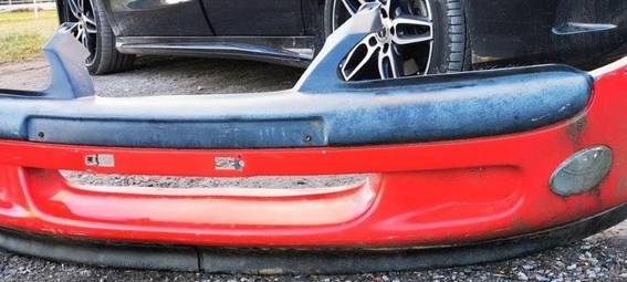 Lünen: Stoßstange auf Bahngleis