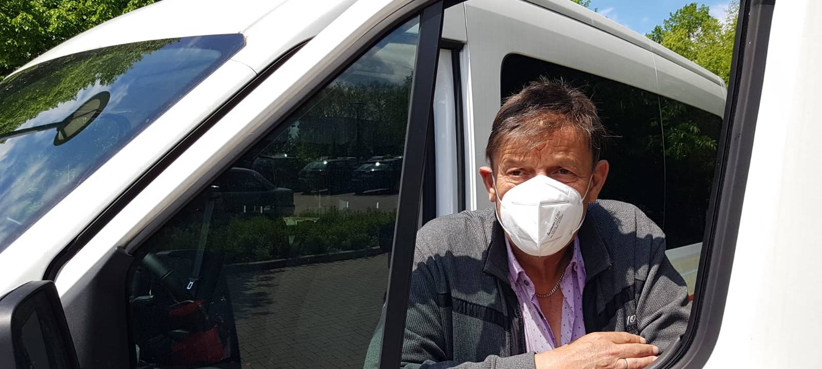 Impflosen bringen Menschen zum Impfzentrum