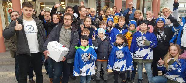 6000 Unterschriften für Eissporthalle gesammelt