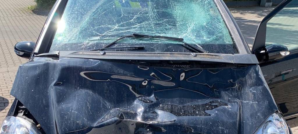 Unna: Autofahrer zerlegt Waschanlage