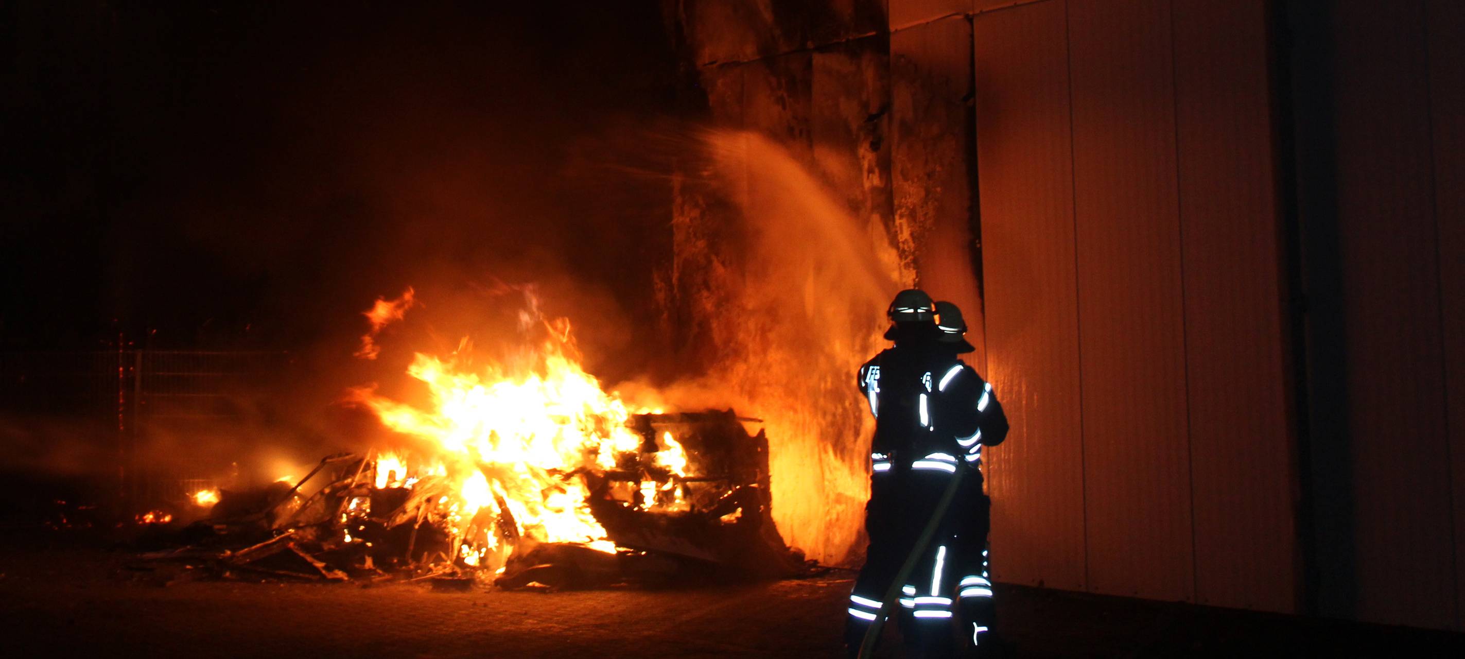 Belohnung nach Brandstiftung in der Marina Rünthe