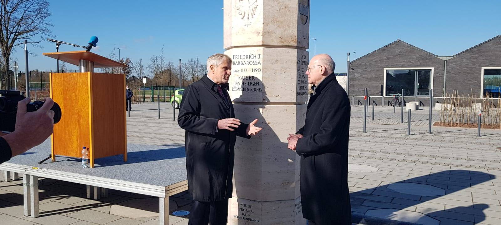 Selm: Staufer-Stele zu Ehren Kaiser Barbarossas enthüllt