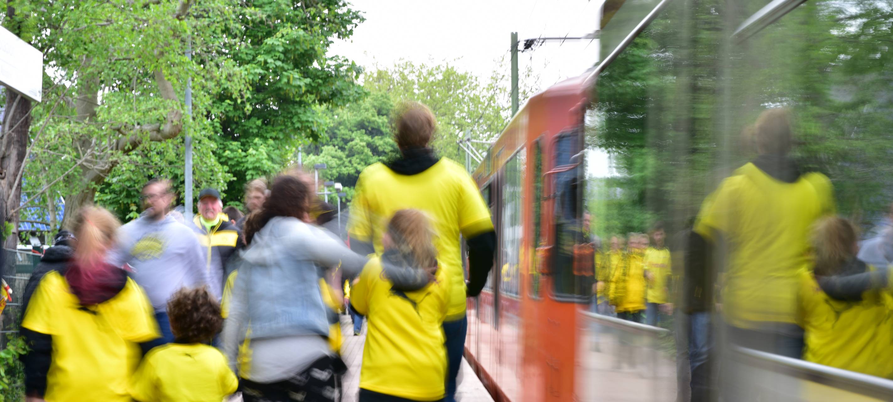Zum BVB-Heimspiel viele Busse und Bahnen
