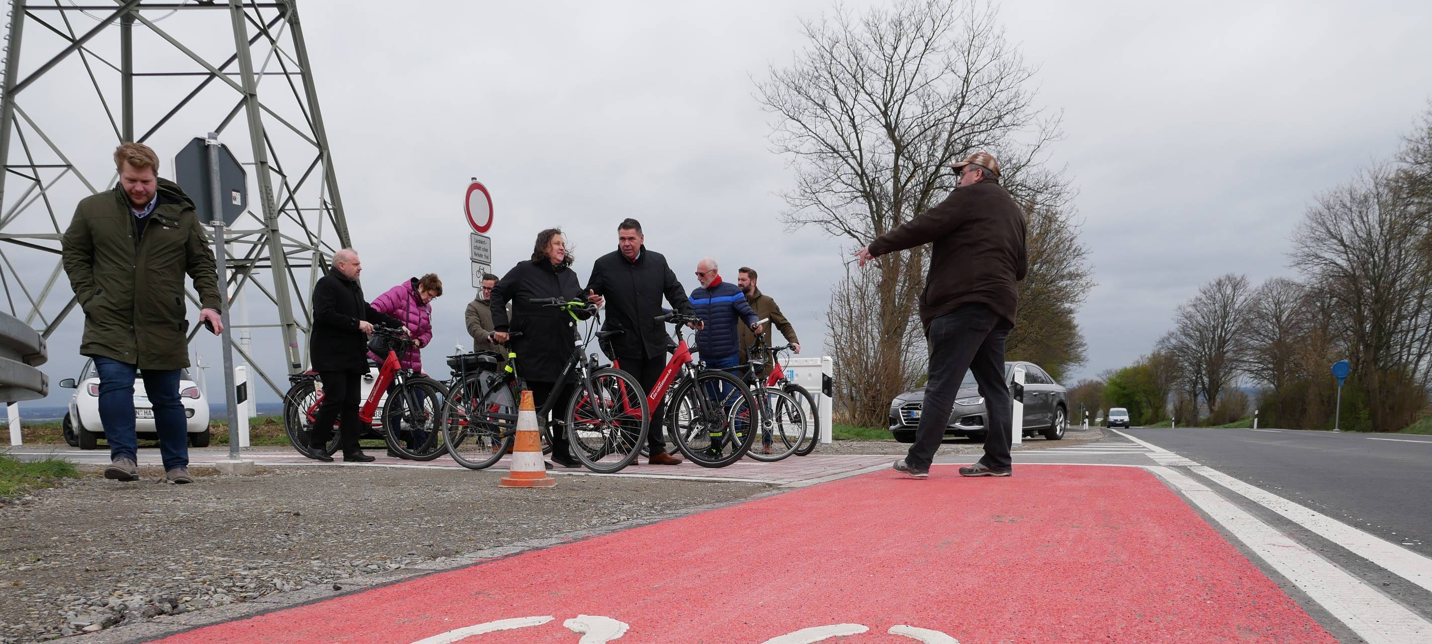 Neuer Radweg an der K42.