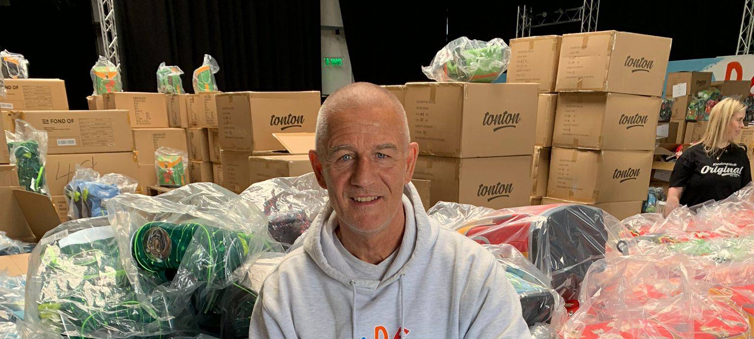 Stiftung Kinderglück verteilt Tornister