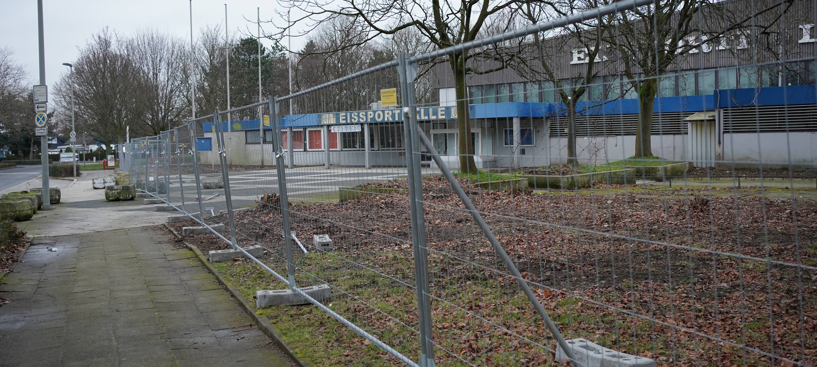 Rückbau der Eissporthalle Unna beginnt