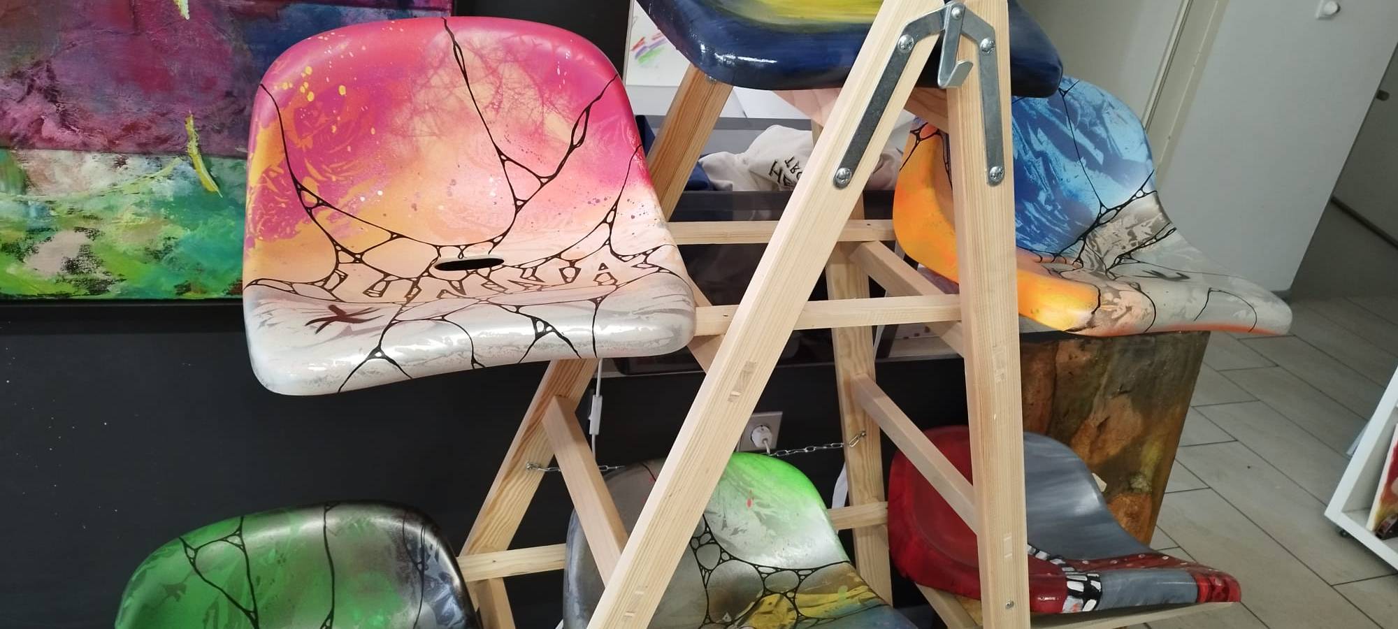 Kunstwerke aus alten Sitzschalen