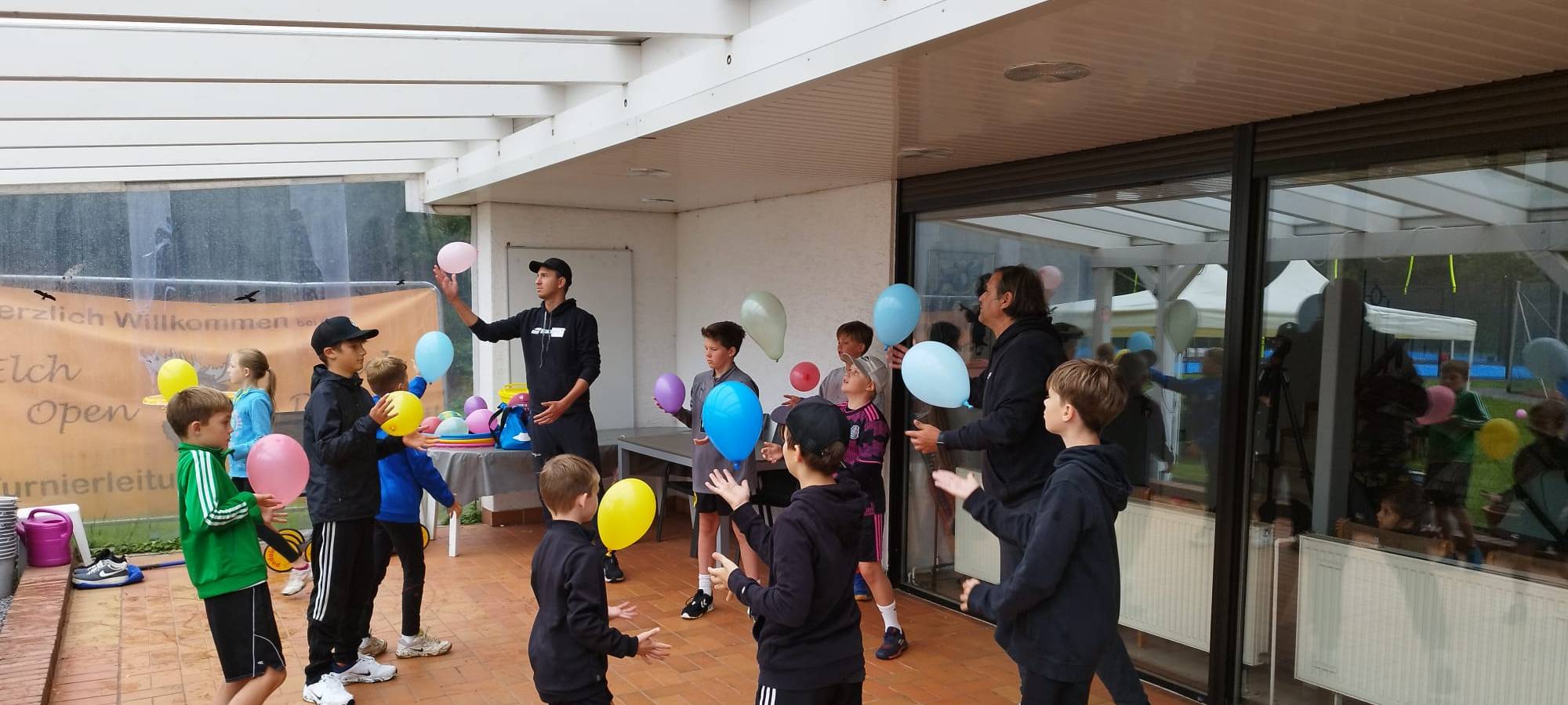 Schulministerin bei den Holzwickeder Elchen