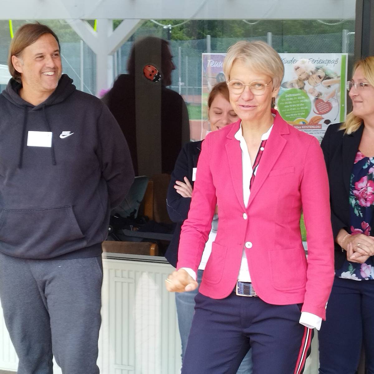 Holzwickede Schulministerin Dorothee Feller Besucht Sportverein holzwickede-schulministerin-dorothee-feller-besucht-sportverein