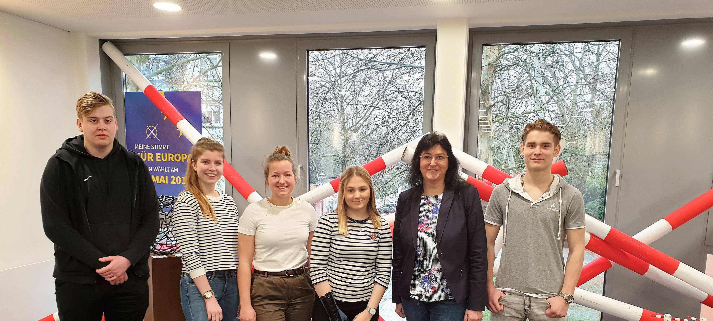 Junge werben für Europa