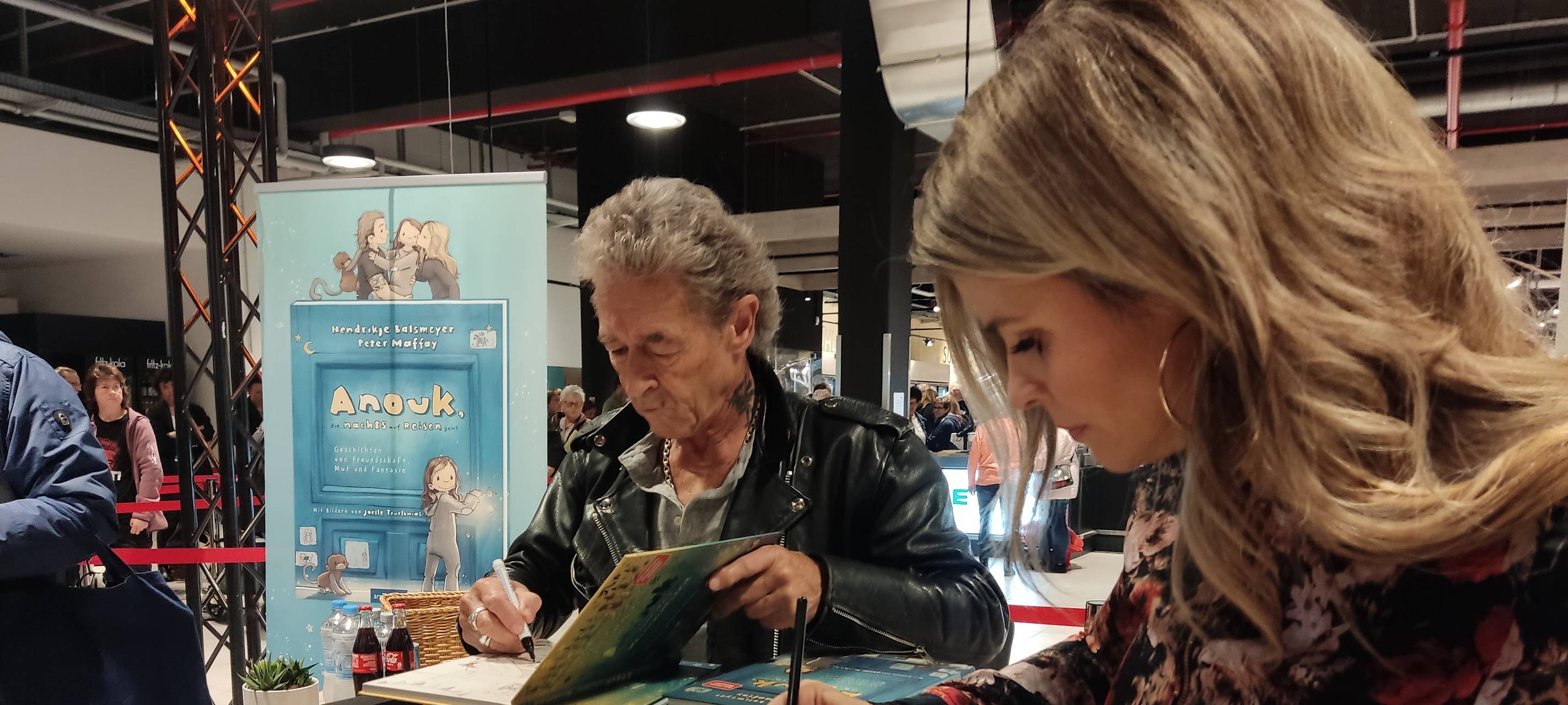 Unna: Autogrammstunde von Peter Maffay