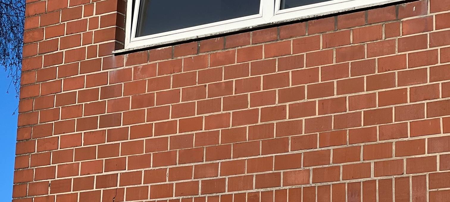 Ohne Strom und Gas: Bewohner halten an "unbewohnbarem Haus" in Kamen fest