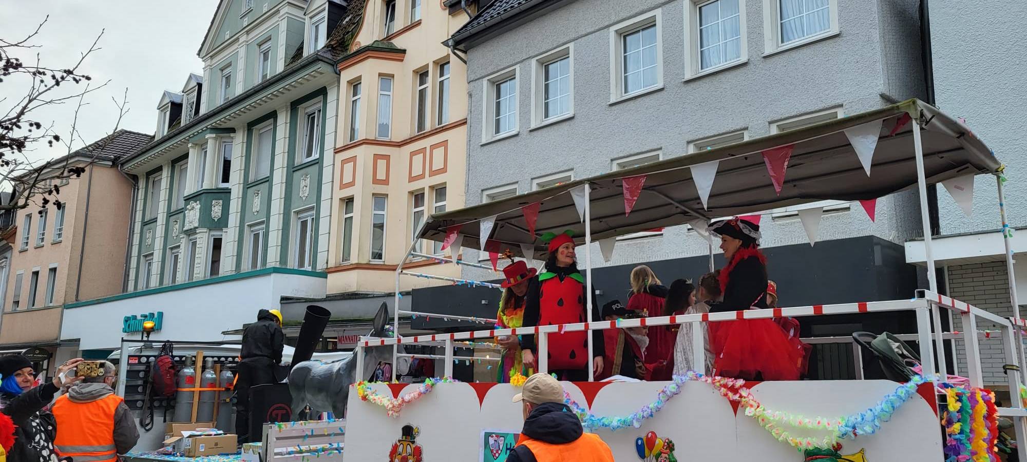 Kinder feiern in Unna Karneval