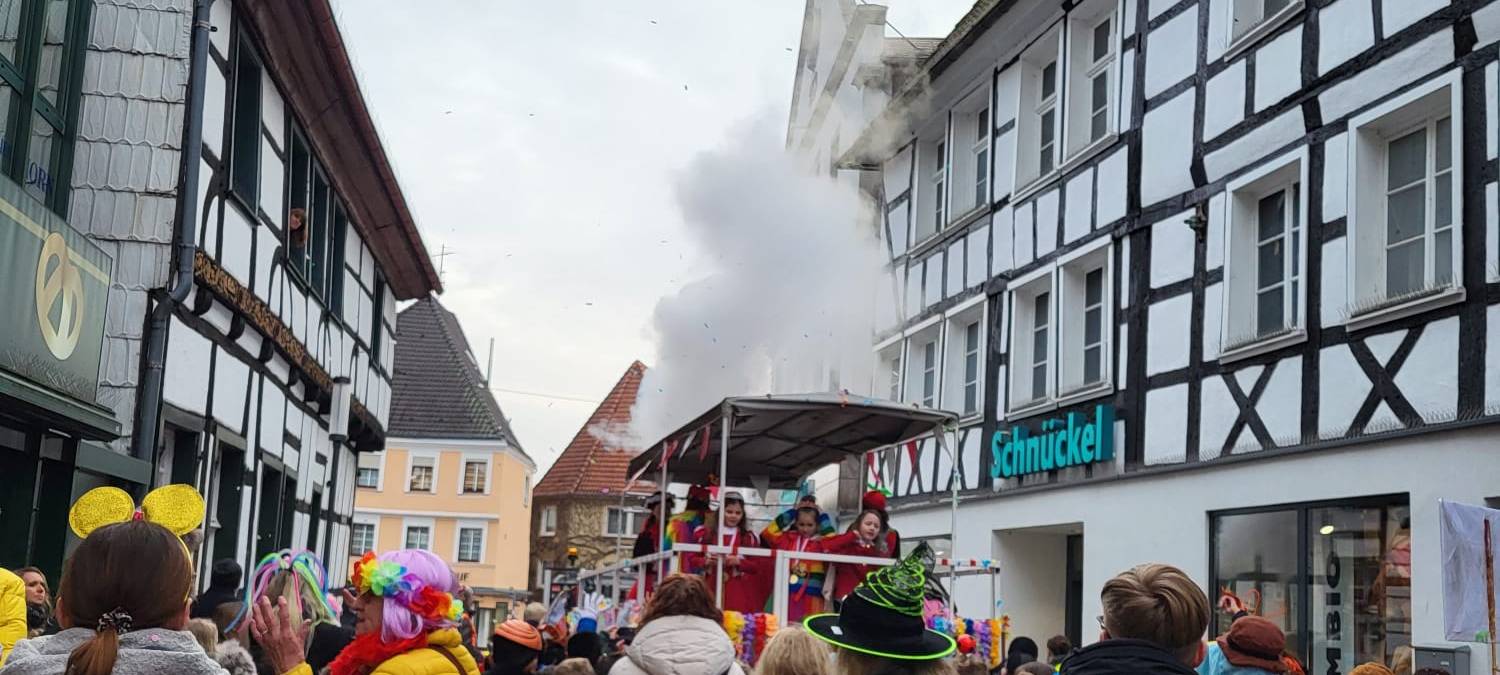 Kinder feiern in Unna Karneval