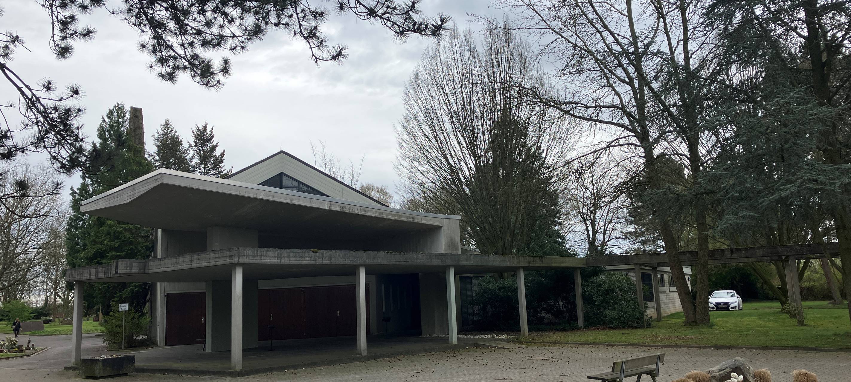 Die Trauerhalle des Südfriedhofs in Kamen.