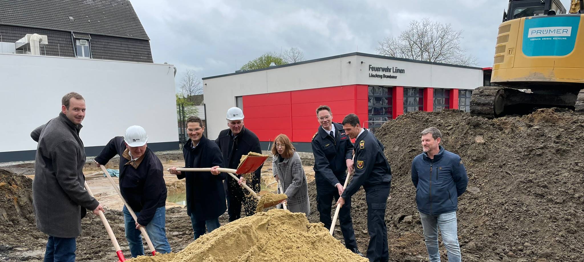 In Brambauer ist der Spatenstich für die neue Rettungswache an der Wittekindstraße erfolgt.