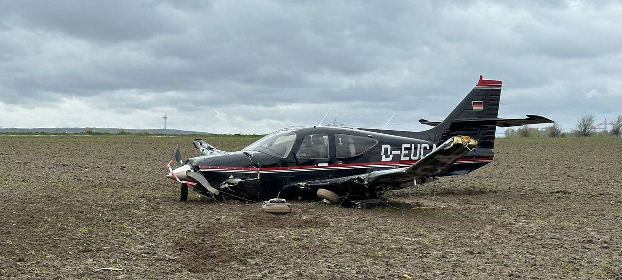 Flugzeug abgestürzt