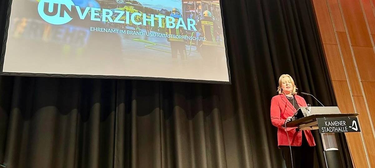 Zu den Ehrenamtlichen sprach in der Kamener Stadthalle Bundestagspräsidentin Bärbel Bas.