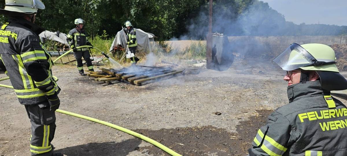 Werne: Mist in Flammen