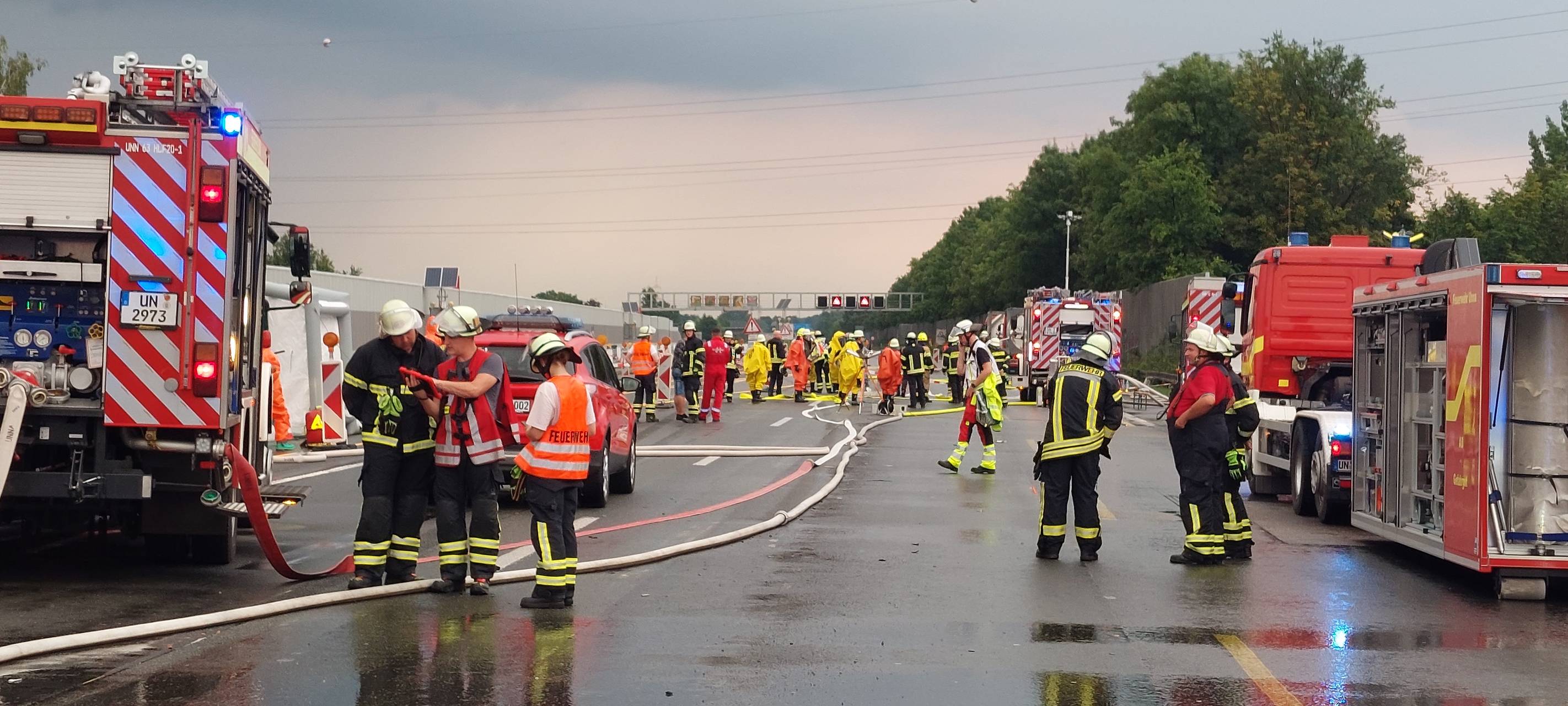 Entwarnung: LKW verliert kein Gas mehr auf A1 bei Unna