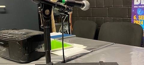 Mini-Kamen: 300 Kinder spielen eine Stadt nach