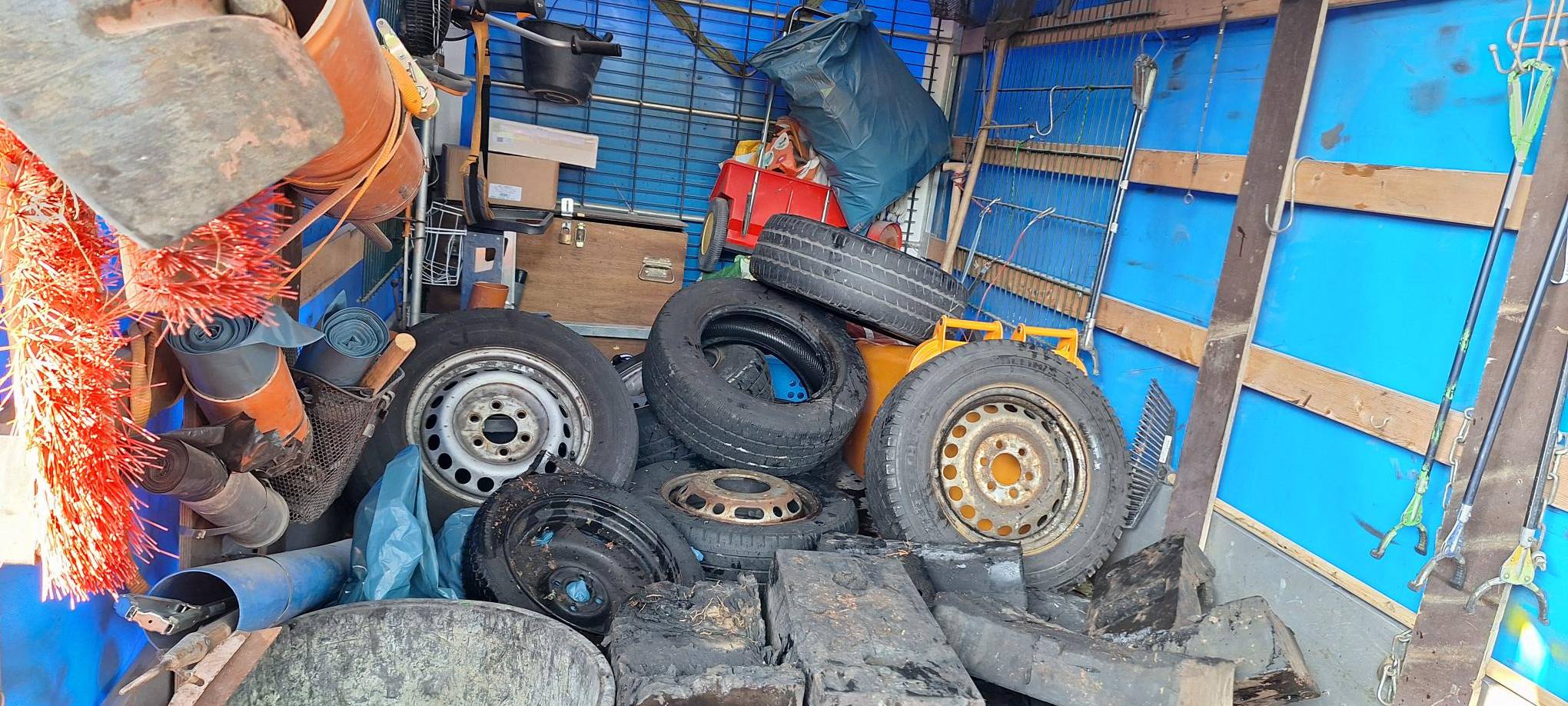 Wilde Müllkippe an Parkplatz in Bergkamen-Weddinghofen