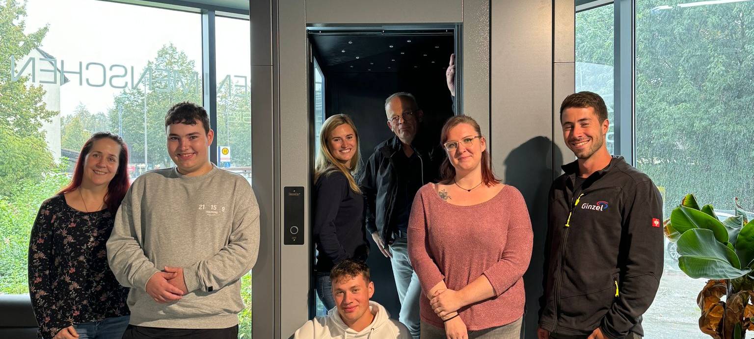 Frühstück vorm Aufzug in Schwerte