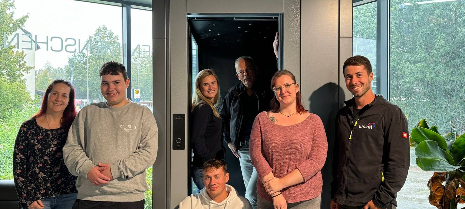 Frühstück vorm Aufzug in Schwerte