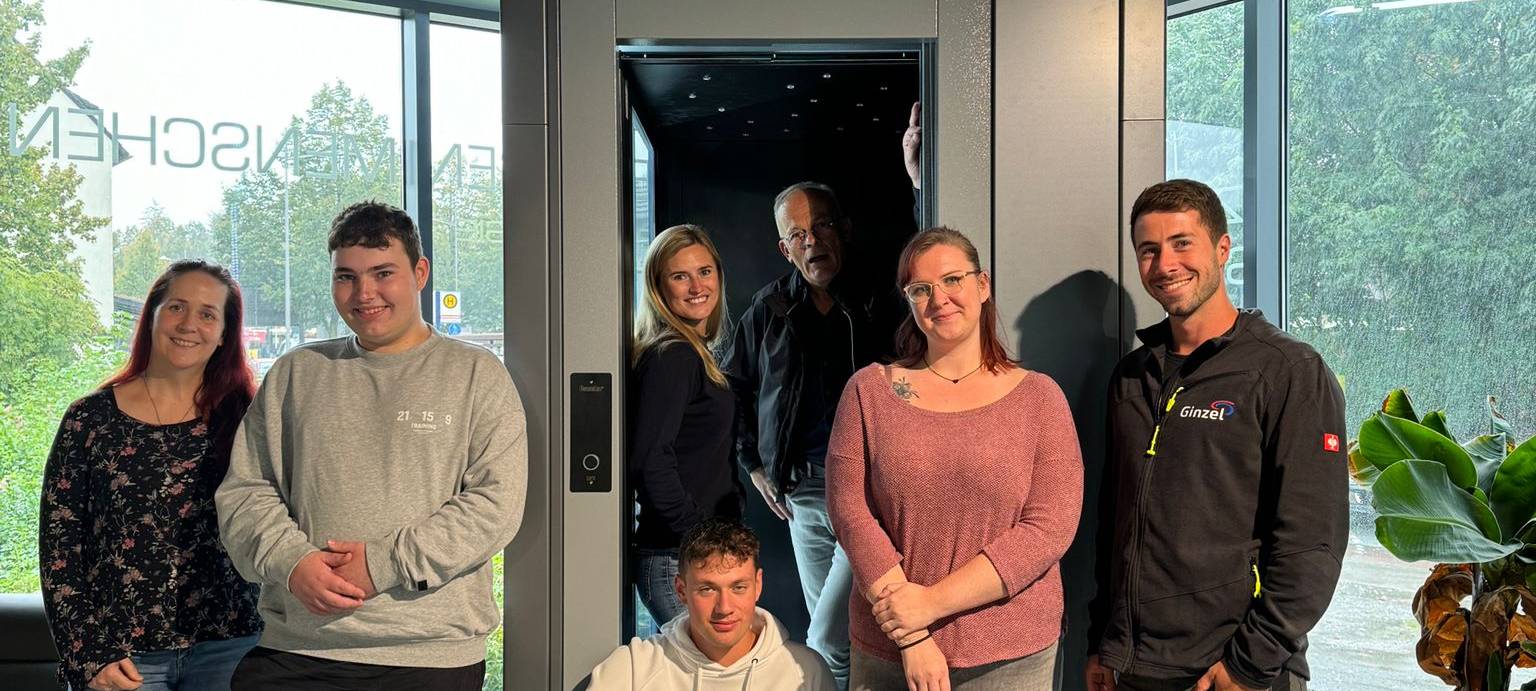 Frühstück vorm Aufzug in Schwerte