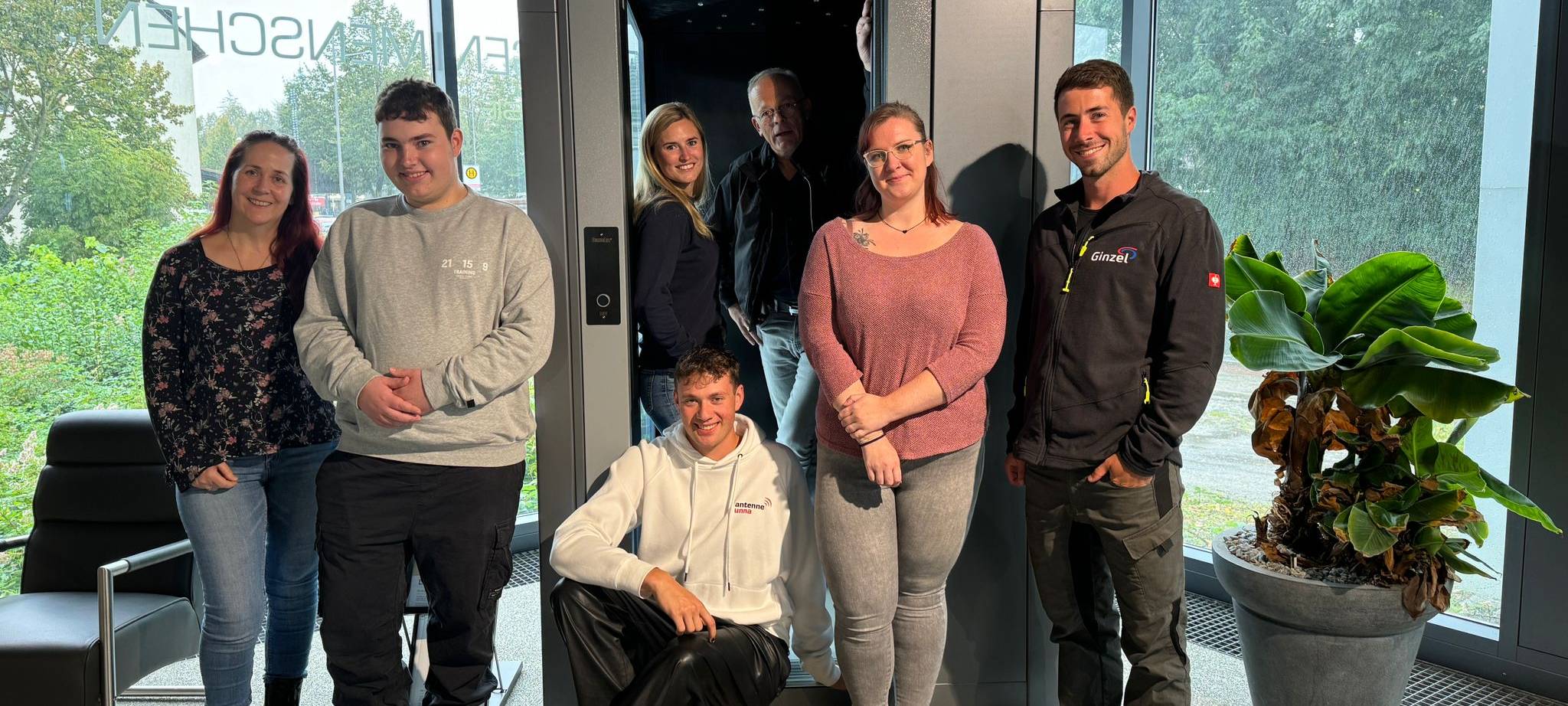 Frühstück vorm Aufzug in Schwerte