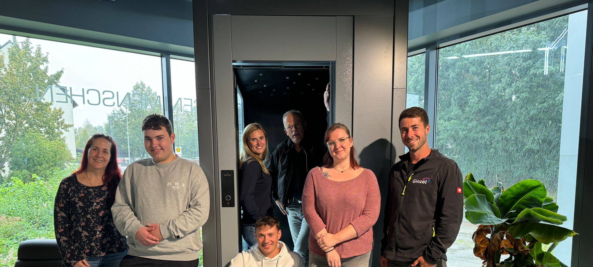 Frühstück vorm Aufzug in Schwerte